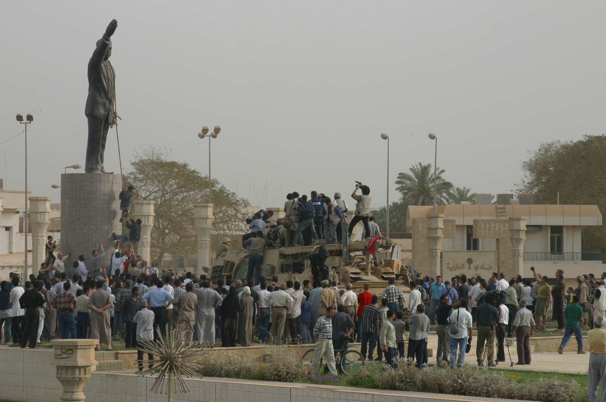 Saddam statue
